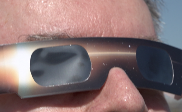 Éclipse solaire: ruée sur les lunettes de protection