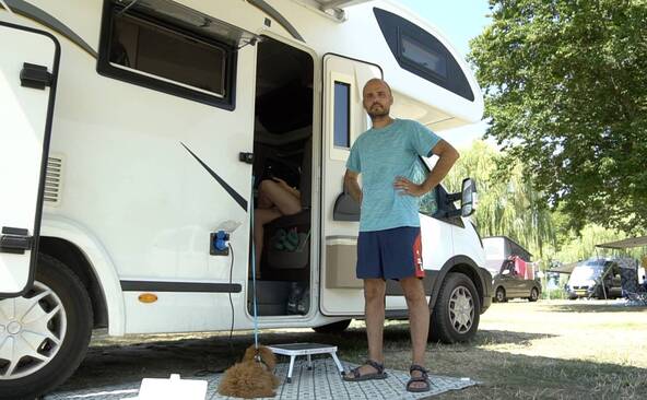 Canicule: au camping de Vésenaz, chacun sa méthode pour rester au frais