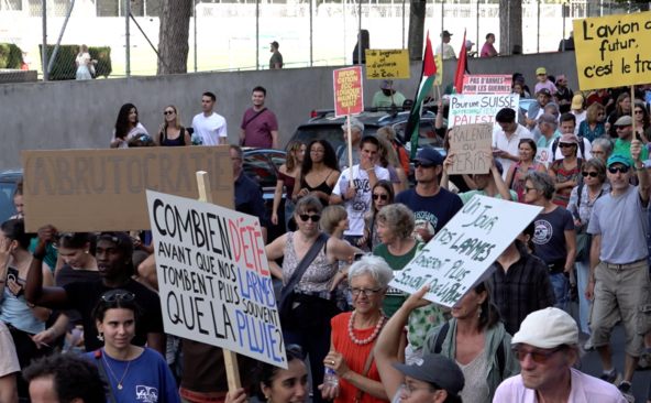 Manifestations à Genève et Lausanne contre l'inaction climatique